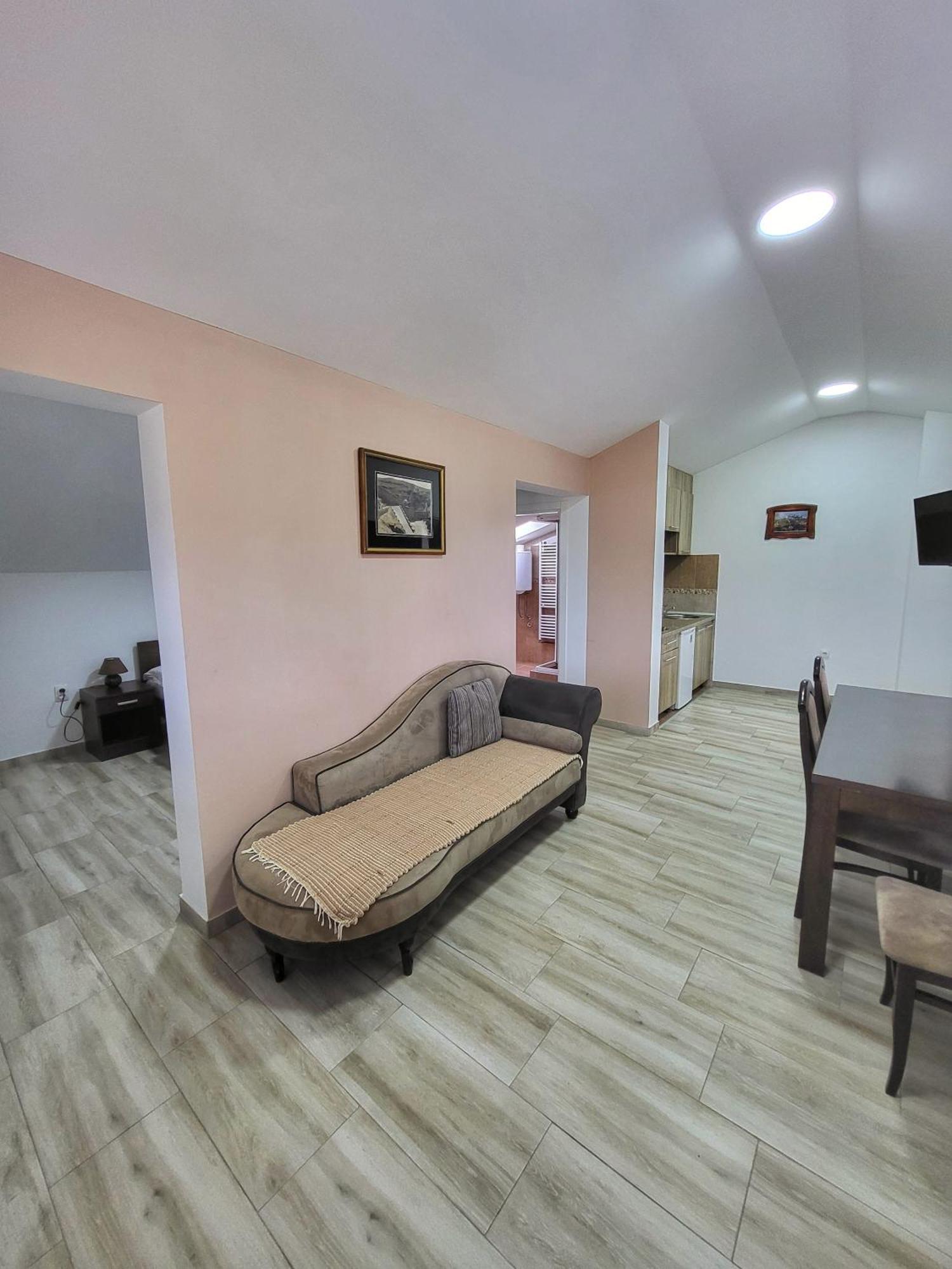 Apartmani Tarsko Jezero Zaovine Ruang foto